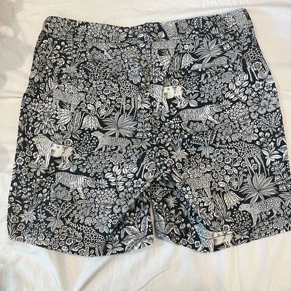 Talbots Black and White Floral Women Shorts - Picture 2 of 7